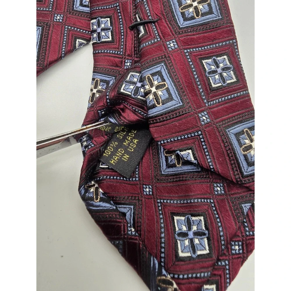 VTG Joseph A Bank USA Handmade Silk Tie Burgundy Geometric Jacquard 3.75